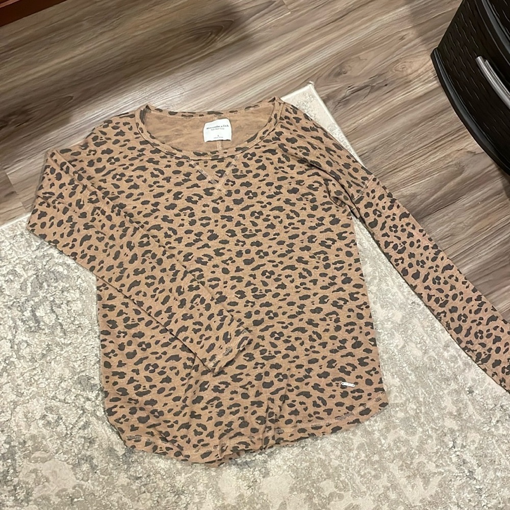 A&F Soft & Cozy Leopard Long sleeve